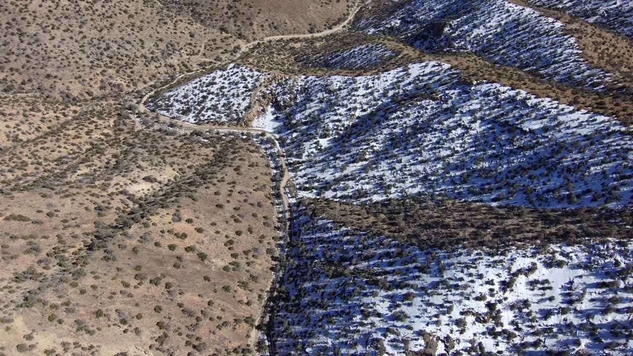 expedición en jeep: navegando por el patio de recreo de la naturaleza