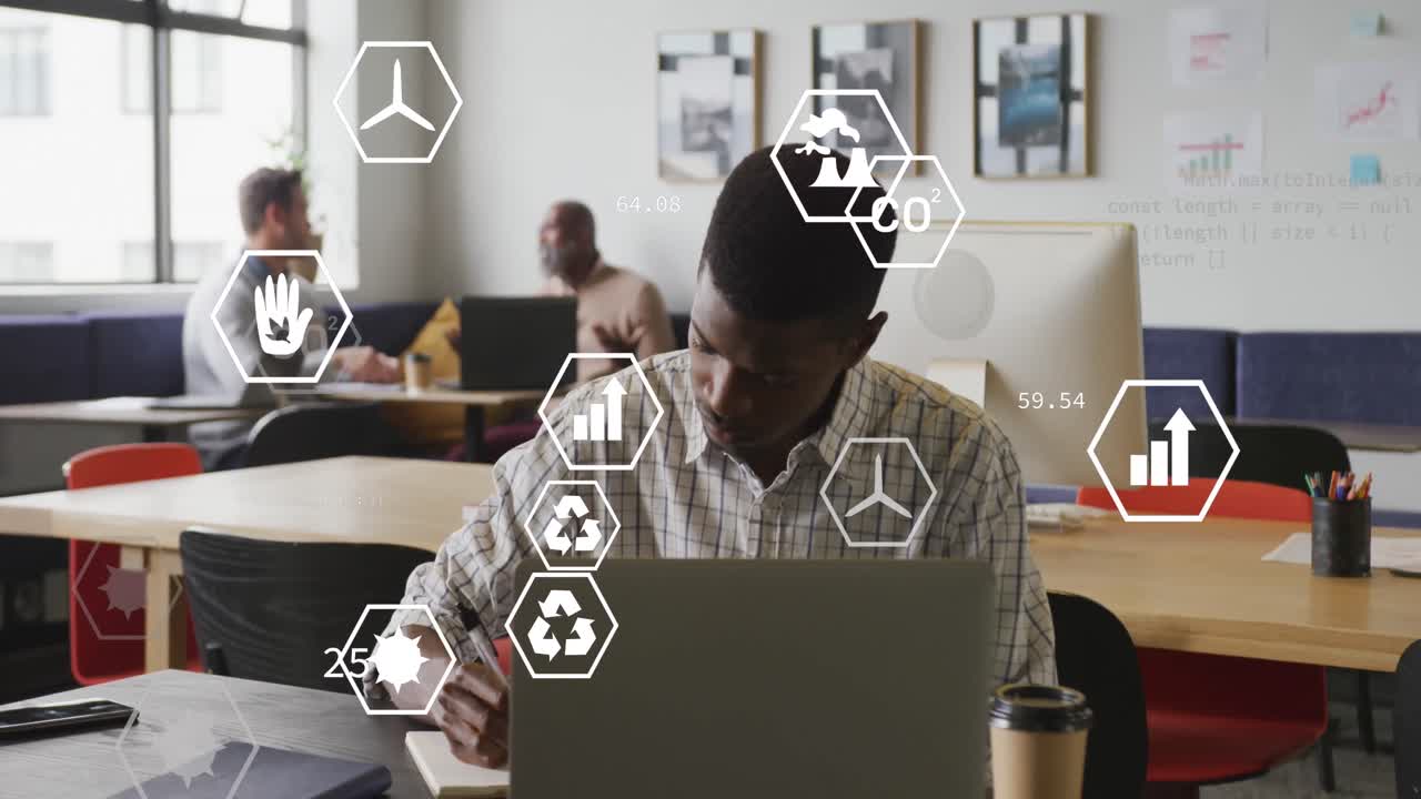 animación de iconos y procesamiento de datos sobre empresario afroamericano en la oficina