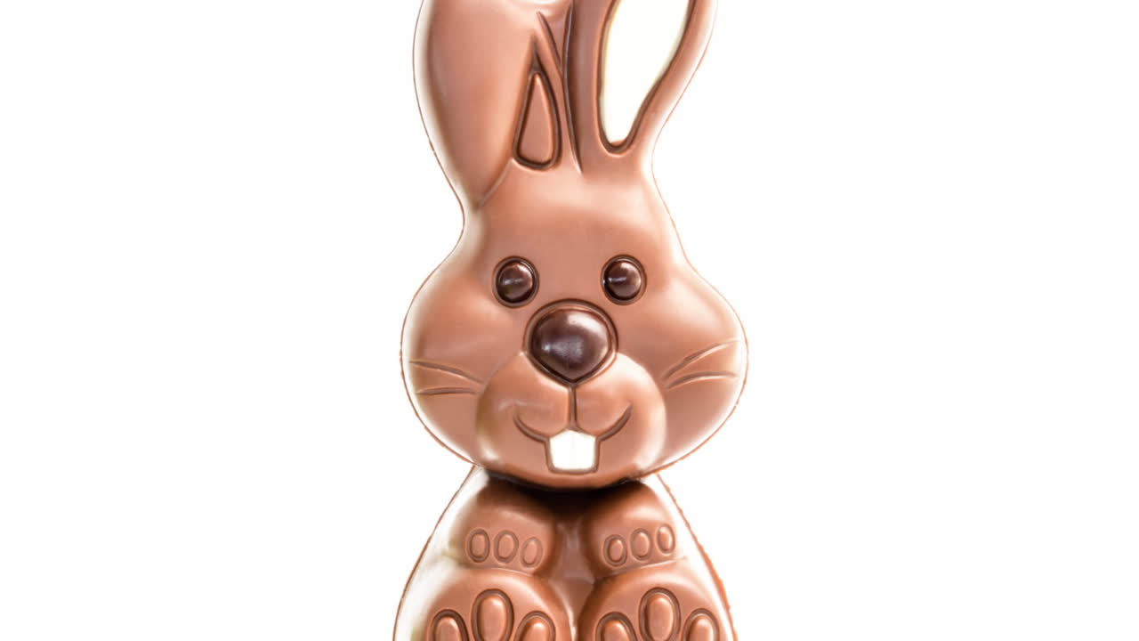 Animation von Schoko-Osterhase auf weißem Hintergrund