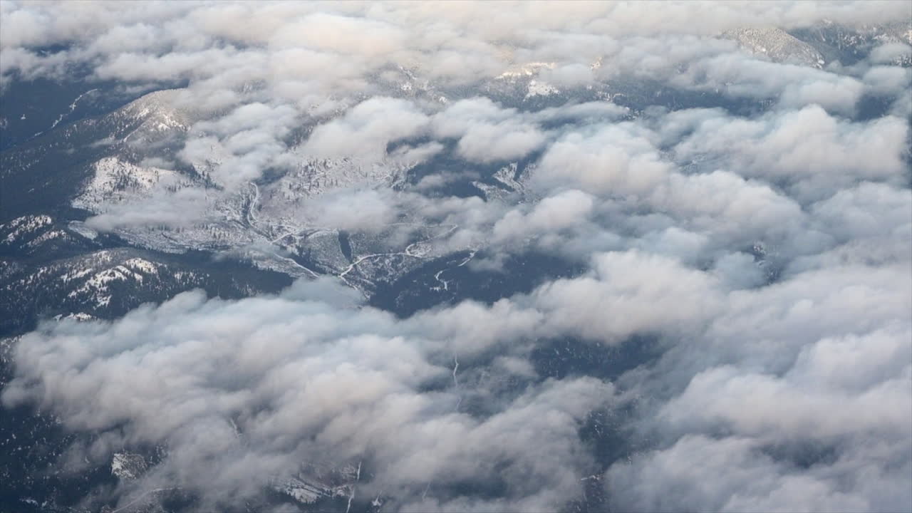 Eleganza Raffinata: Le Vette di Coquihalla e il Flusso del Fraser