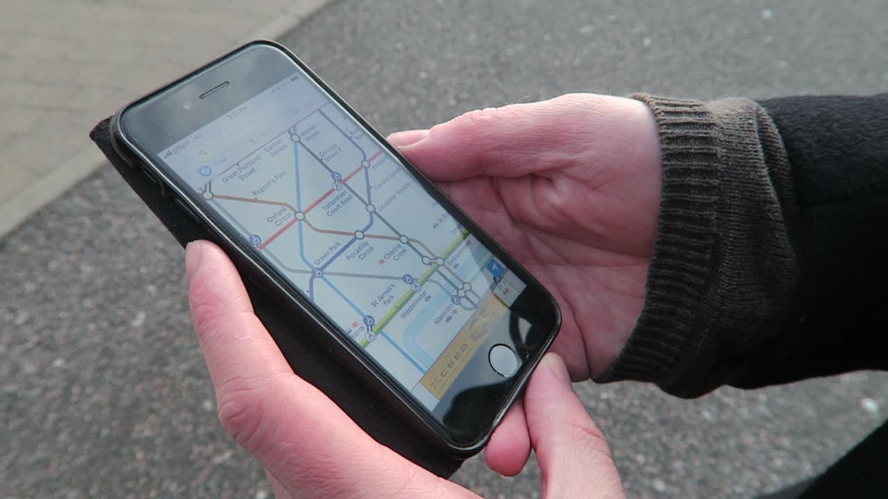 buscando en un mapa subterráneo digital, londres