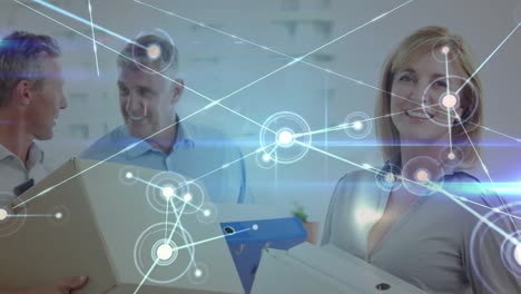 Animation-Des-Netzwerks-Von-Verbindungen-über-Verschiedene-Geschäftsleute-Im-Büro