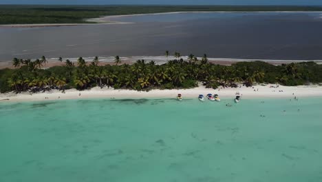increíble imagen aérea de drones de la playa del mar