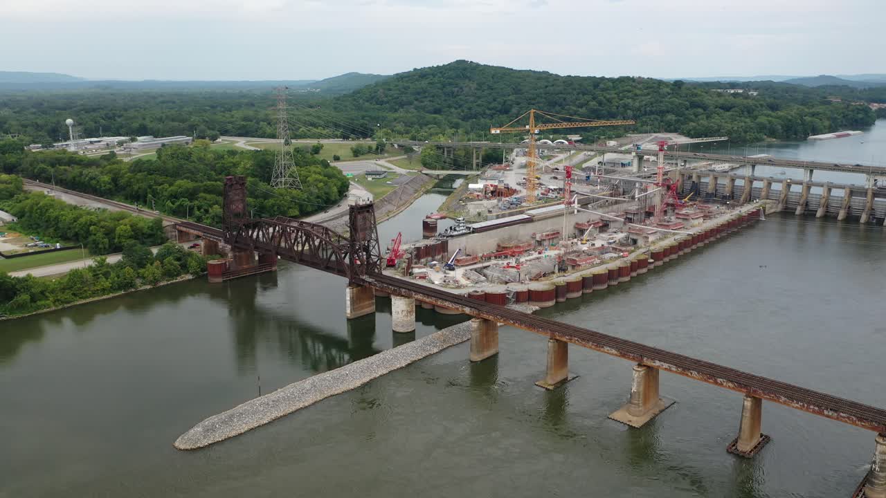 Stunning 4K drone footage of Chickamauga Dam, showcasing its structure, the Tennessee River, and scenic beauty. Perfect for infrastructure, travel, or history projects