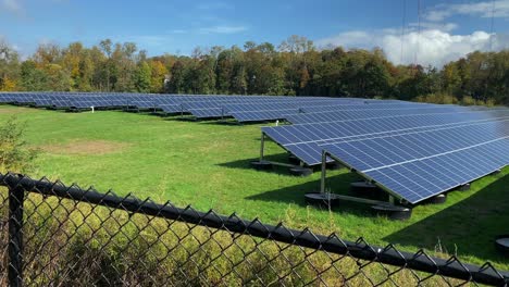 Un-Campo-De-Paneles-Solares