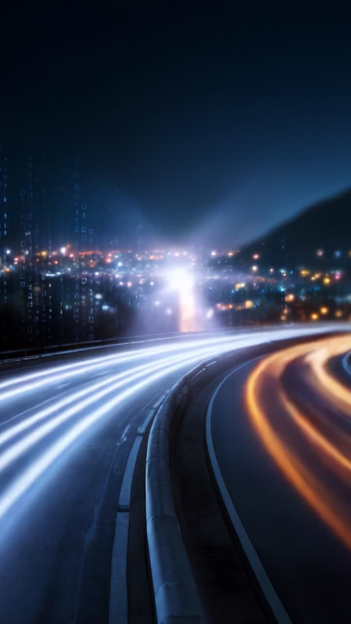 Flusso dinamico del traffico notturno con elementi cyber che riflettono l'atmosfera urbana e l'energia di paesaggi urbani illuminati da luci intense e scie luminose