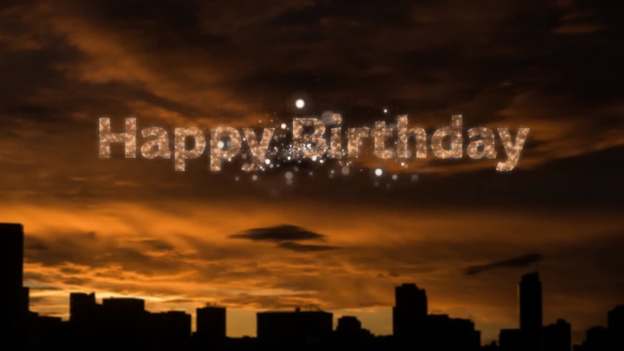 feliz cumpleaños escrito con fuegos artificiales blancos