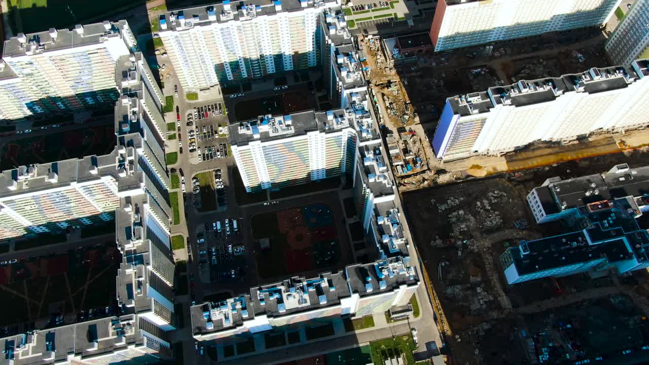 vista aérea de un complejo residencial en construcción