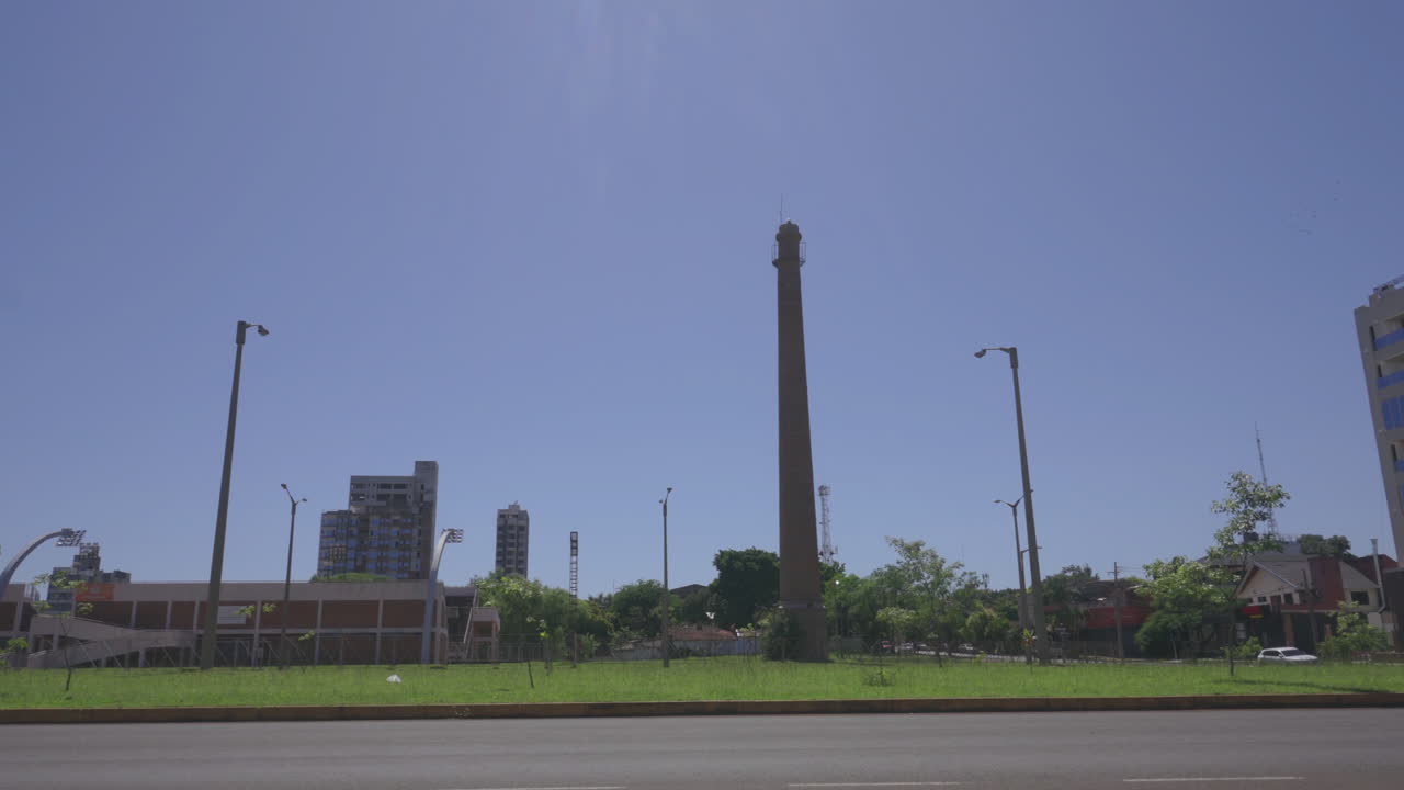 toma lenta panorámica derecha de vista sur sambódromo, encarnación, paraguay