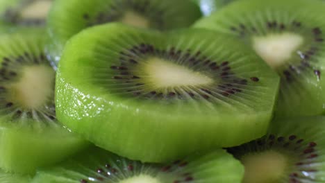 rodajas de frutas de kiwi en rotación