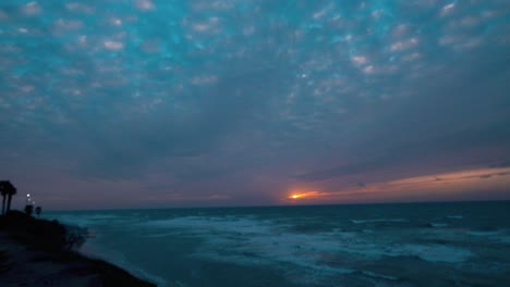 hermoso atardecer en la playa lapso de tiempo