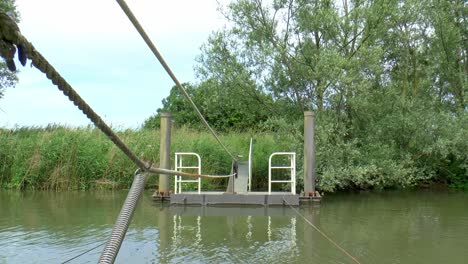 Pull-ferry-is-crossing-the-river