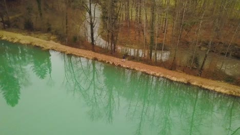 Esta-Foto-Fue-Tomada-En-Invierno-O-En-Otoño-En-Suiza.