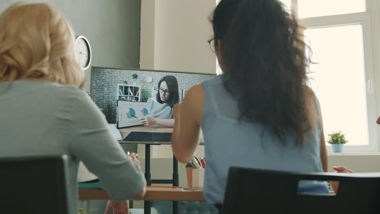 reunión del equipo en curso