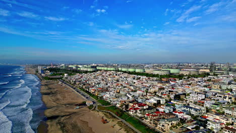 Panoramic-View-Of-Chevron-Products-Company-El-Segundo-Refinery,-California,-USA