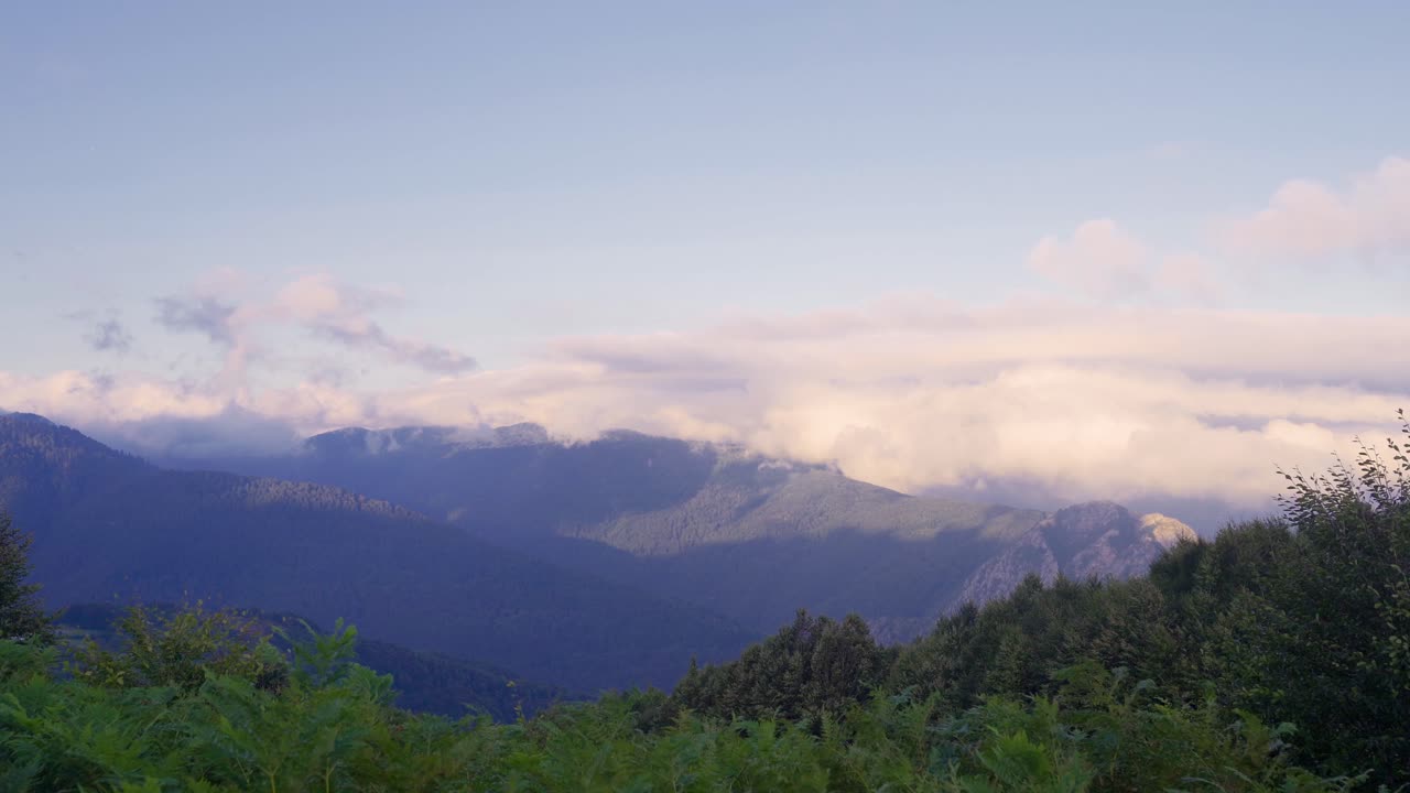 산악 풍경입니다.