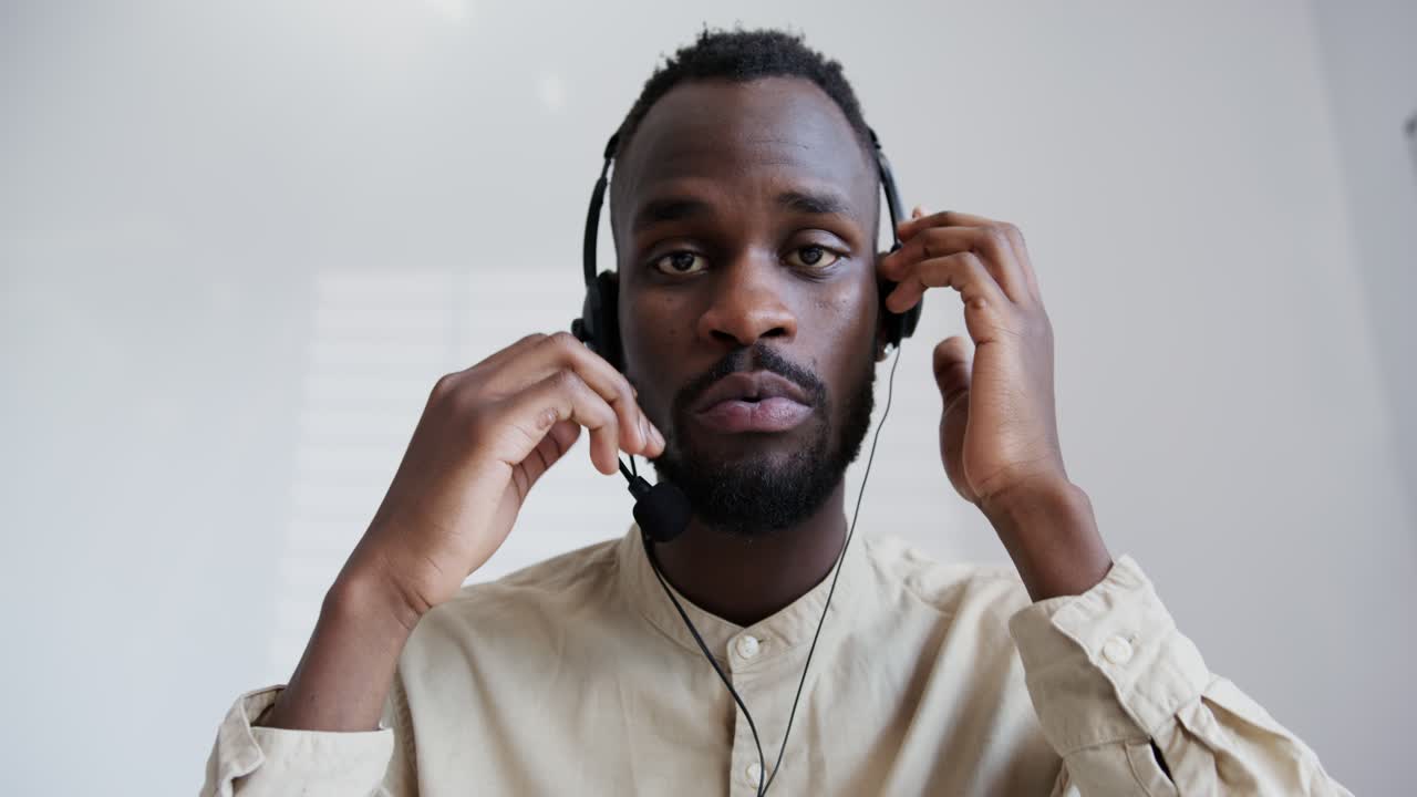 좌절된 고객 서비스 담당자