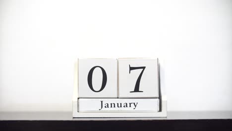 white calendar time lapse january