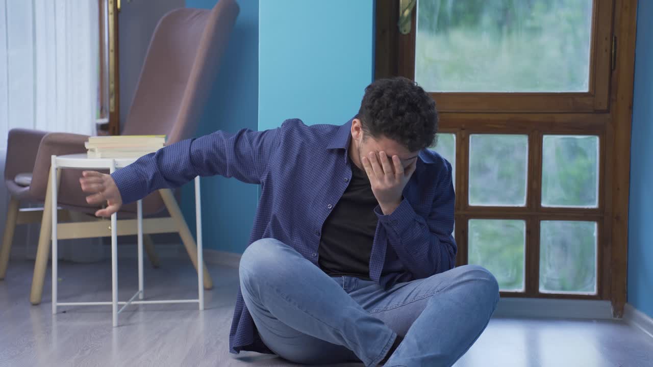 편집증이 있는 사람.