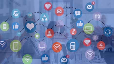 animación de conexiones con iconos y procesamiento de datos sobre personas de negocios