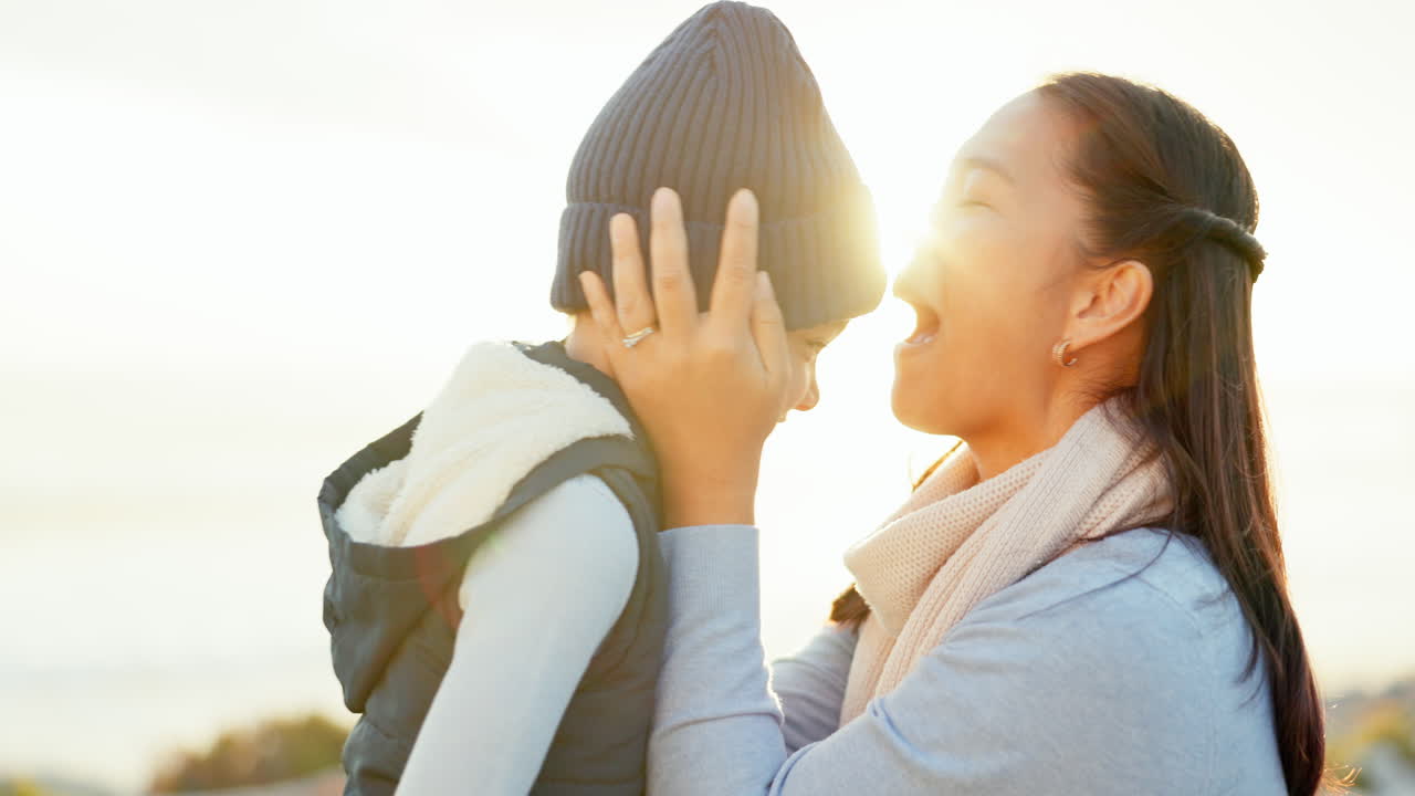 키스, 보살, 그리고 자연에서 아이와 함께하는 어머니