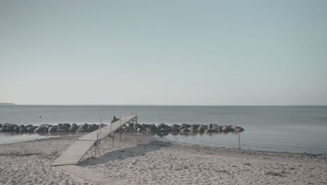 A-calm-beach-in-Brenderup,-Denmark