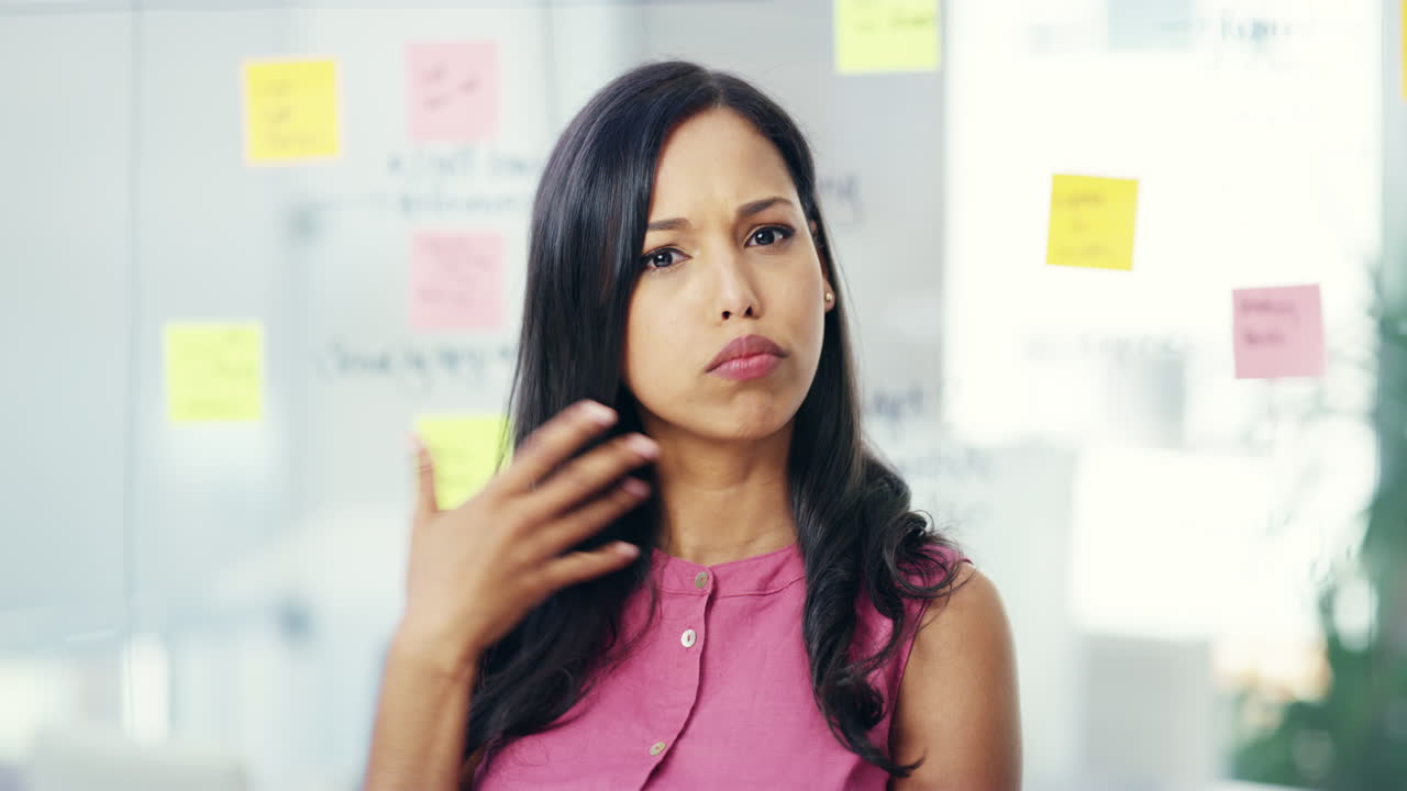 mostrando su lado peculiar