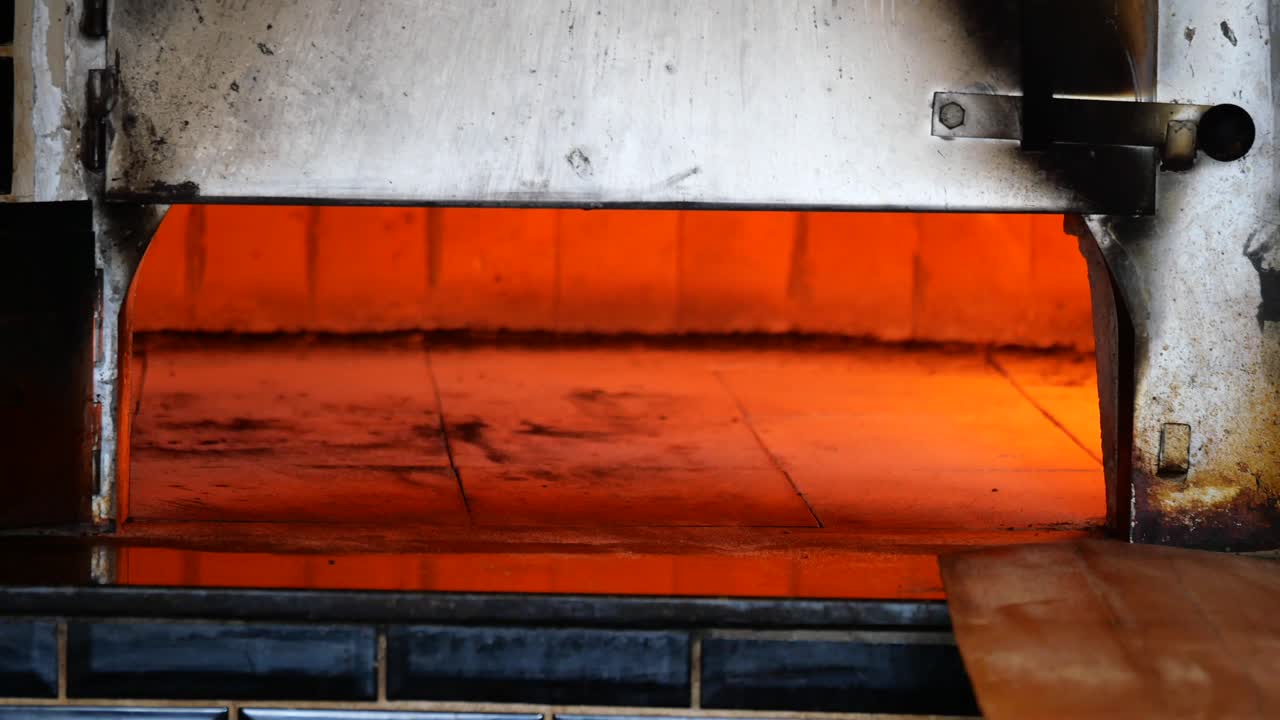 horno de pizza caliente