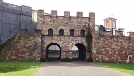 Restos-De-Mamucium-O-Mancunium-Y-Recreación-De-Un-Fuerte-Romano-En-La-Zona-De-Castlefield-De-Manchester,-En-El-Noroeste-De-Inglaterra,-Reino-Unido