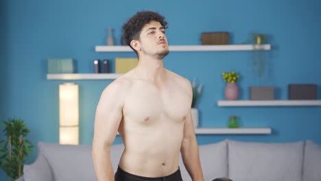 joven atleta haciendo entrenamiento deportivo con pesas. estilo de vida saludable.