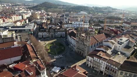 Volar-Sobre-El-Centro-De-La-Ciudad-De-Braga-Portugal-20