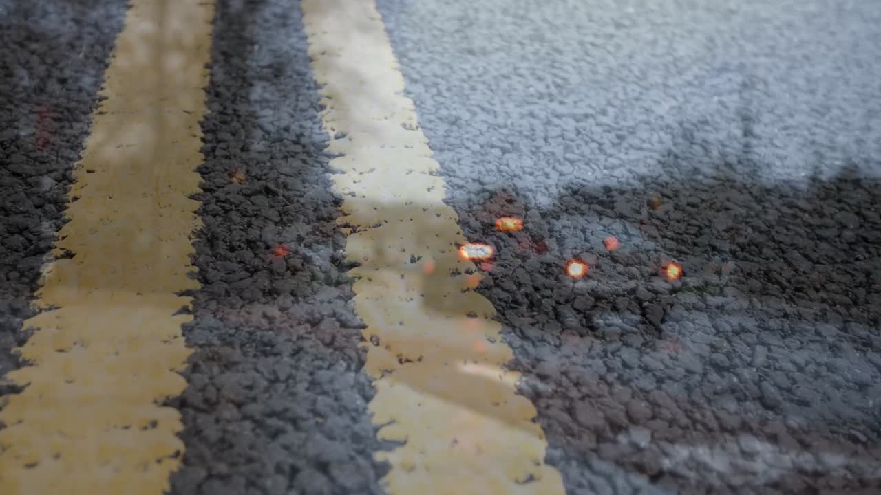 도로 위의 도로 교통의 애니메이션