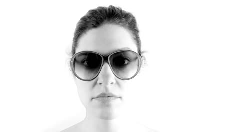 Frau-Sonnenbrille-031