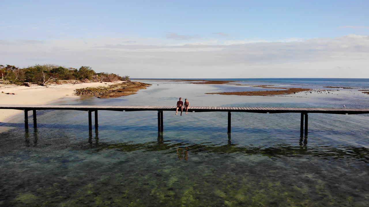 пустынный райский остров новая каледония остров сигнал бирюзовые черепахи дрон 4к