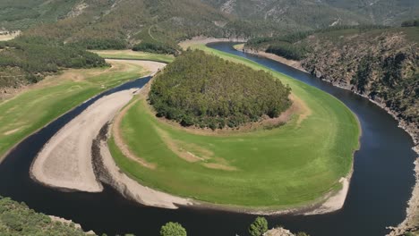 El-Meander-Melero-Einer-Der-Typischsten-Orte-Zum-Fotografieren-In-Las-Hurdes-Extremeña