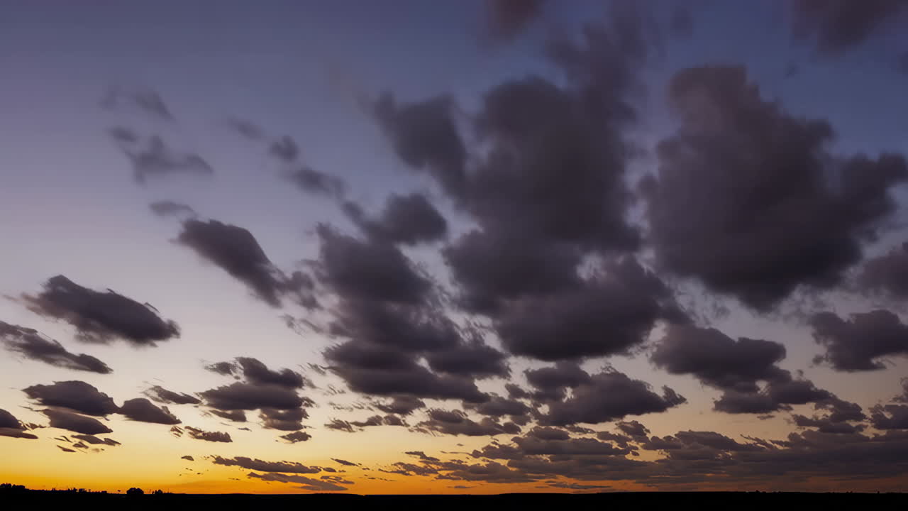 해가 지는 구름 풍경