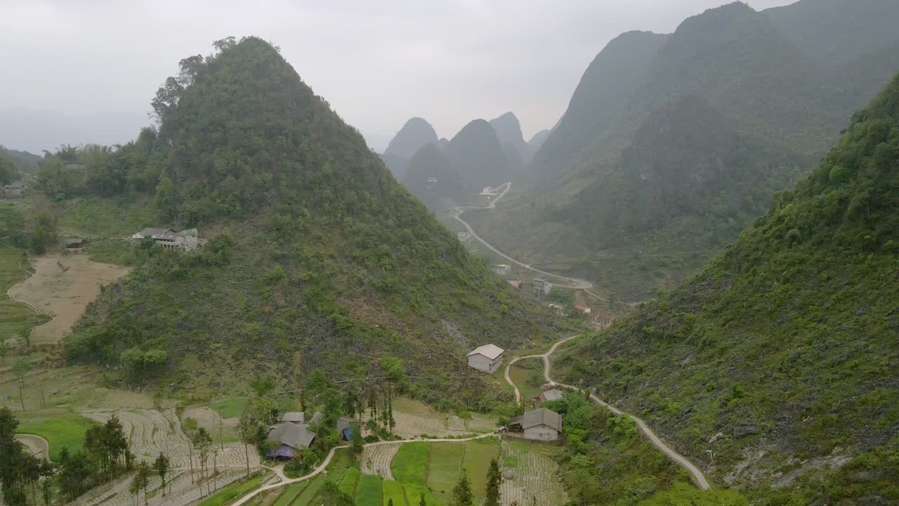 M&atilde; P&iacute; L&egrave;ng Pass, Ha Giang