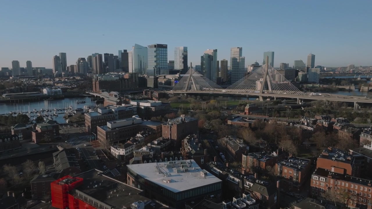 Ripresa con drone di Boston una mattina di primavera. Scattata a Charlestown.