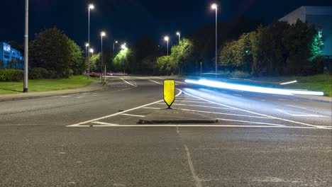 Schnelllebiger-Städtischer-Verkehr,-Dublin,-Clondalkin,-Zeitraffer