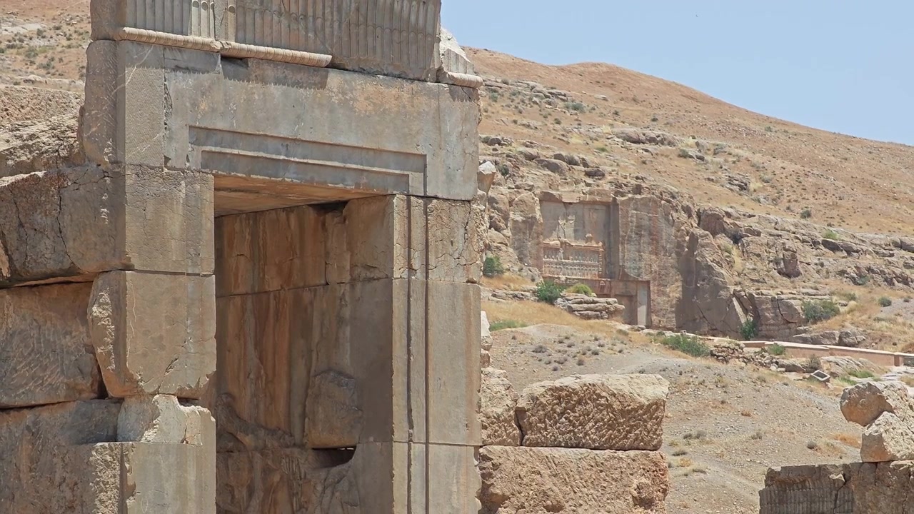 Antiche rovine in pietra di Persepoli in Iran