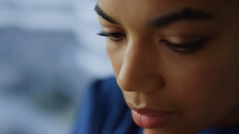 Thoughtful businesswoman face closeup. Businesswoman thinking problem solution