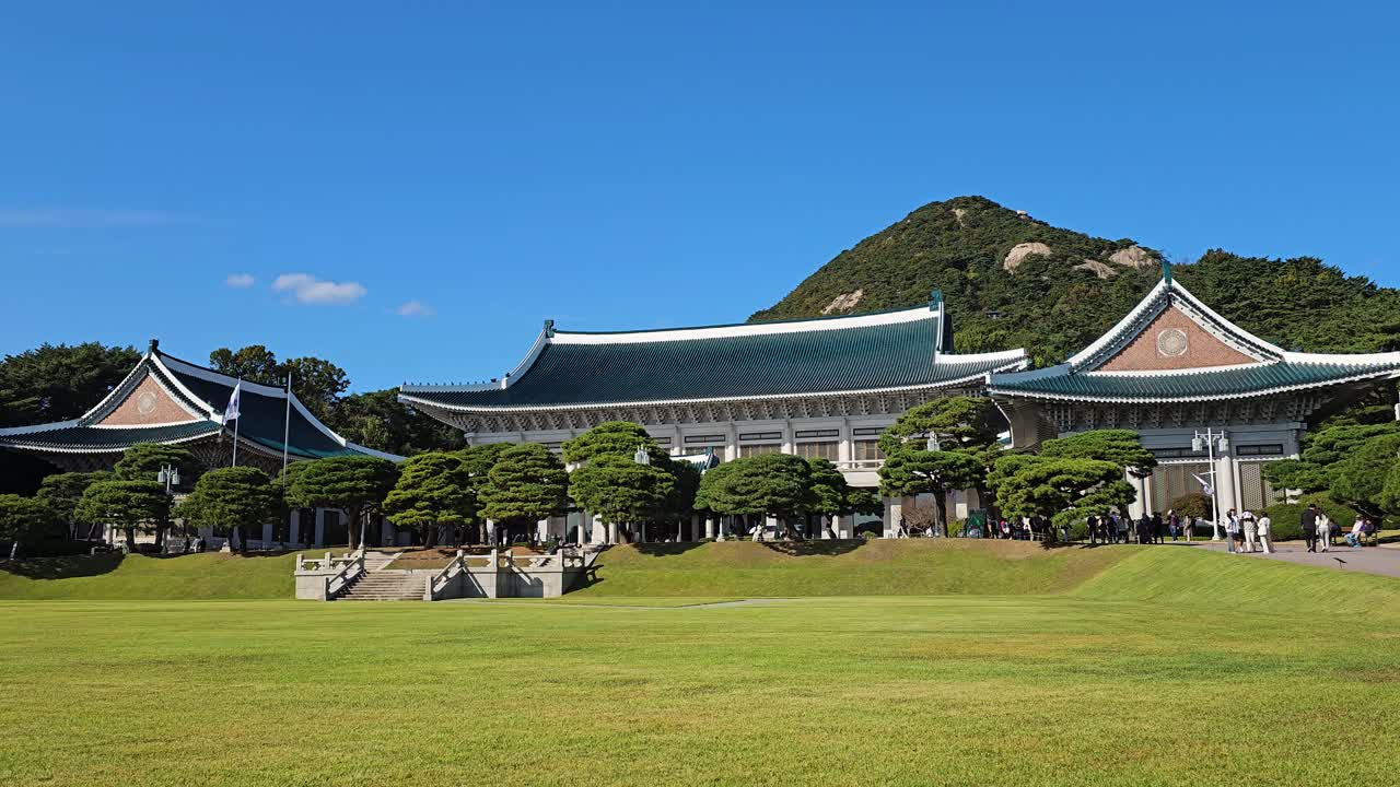 Picturesque View of a Traditional Korean Palace