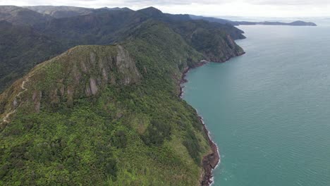 Omanawanui-Track-Hiking-Area-In-Auckland,-New-Zealand---Aerial-Drone-Shot