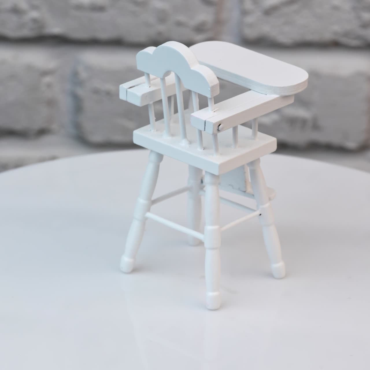 Small model of wooden miniature. Indoor tiny furniture decoraion for dollhouse