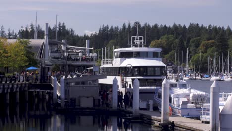 yates en el puerto deportivo de vancouver