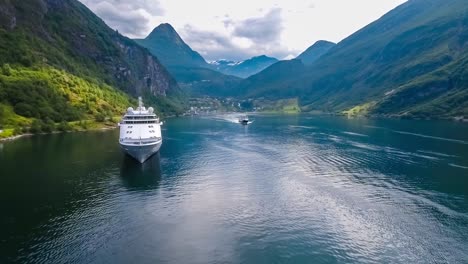 Cruise-Liners-On-Geiranger-fjord,-Norway