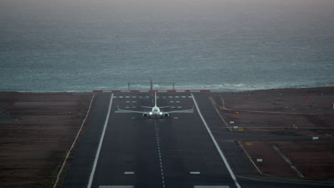 Avión despegando del aeropuerto