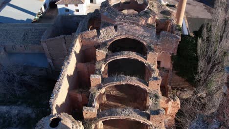 Vista-Aérea-De-Una-Iglesia-Bombardeada-Y-Destruida-Durante-La-Guerra-Civil-Española-En-Belchite,-Zaragoza