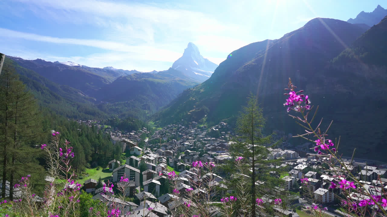 마테호른을 배경으로 한 체르마트 마을