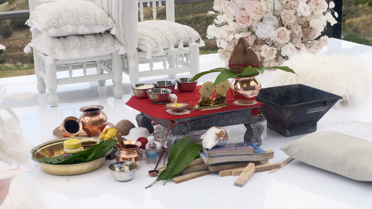 인도 전통 결혼식을 위한 힌두교 의식 용품